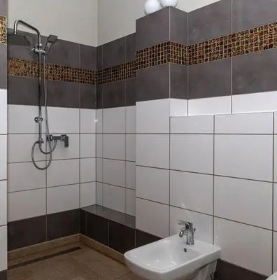 a bathroom with a shower and a sink at APARTAMENT Piłsudskiego13 Chrzanów in Chrzanów