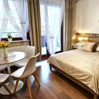 Modern Apartment SANDY BEACH down town