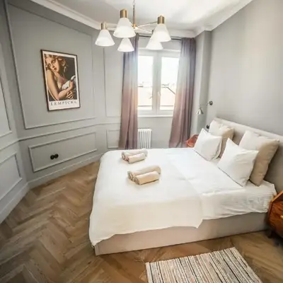 Królewska Deluxe Comfy Apartment by BookingHost