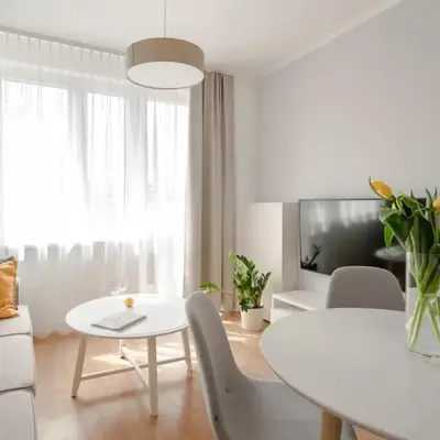 Quiet Courtyard Apartment near Old Town