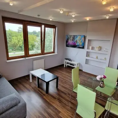 Rodzinny apartament dla sześciu osób z parkingiem prywatnym
