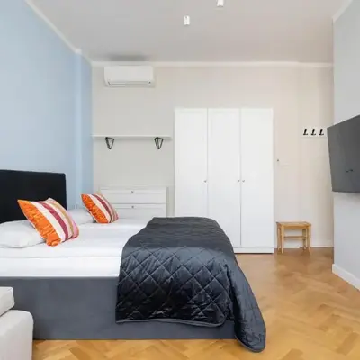 Modern Studio Kazimierz for 4 Guests only 1 km to Wawel Castle by Noclegi Renters