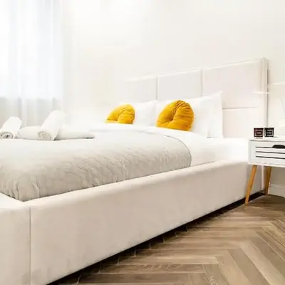 HOUSEHOST Apartment : Sarego Street