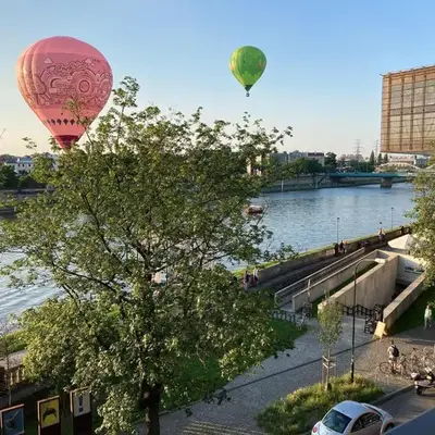 Royal Oak - 3BD 2BA apartment with parking and river view