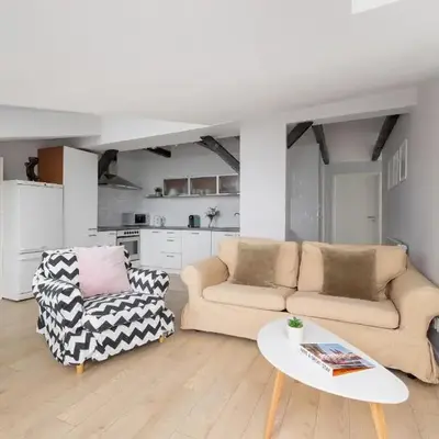 Apartment with 2 Bedrooms and Desks in the Center of Cracow by Noclegi Renters