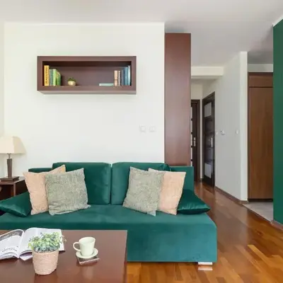 Cracow Verdant Apartment with Parking by Noclegi Renters