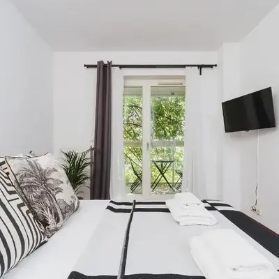 3-Bedroom Apartment with balcony- Krowoderska