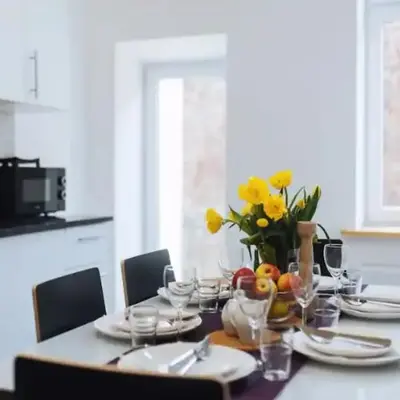 Apartment with balcony - 21 Filipa Street