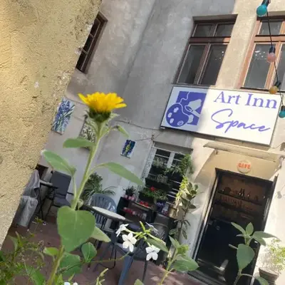 Art Inn Space