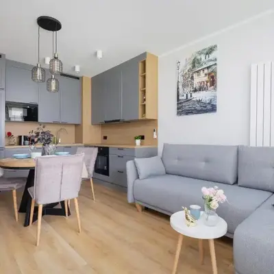 Elegancki Apartament w Krakowie z Klimatyzacją i Dostępem do Siłowni by Noclegi Renters
