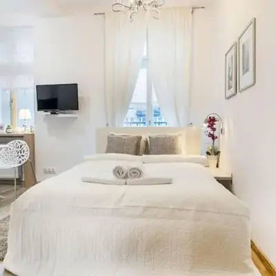 Old Town Apartments - T32