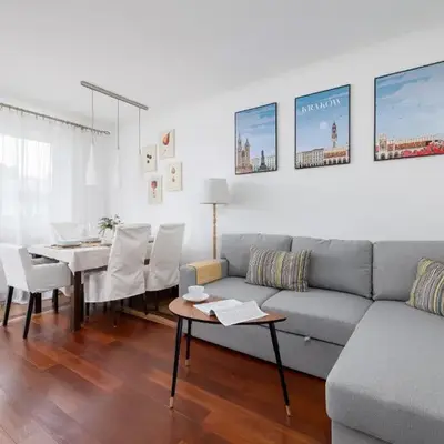 Cozy Apartment with Parking in Kraków by Noclegi Renters