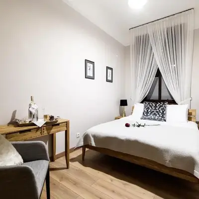 Old Town AC apartments Main Raiway Station