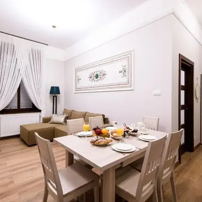 Family AC apartment Old Town Main Railway Station