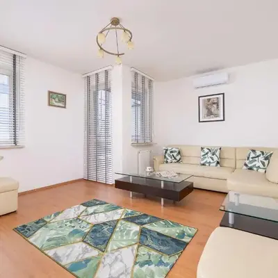 Bright Apartment near ICE Kraków with Air Conditioning and Parking by Noclegi Renters