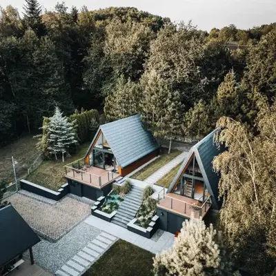 Budzi nas las Marcyporeba - Mały domek