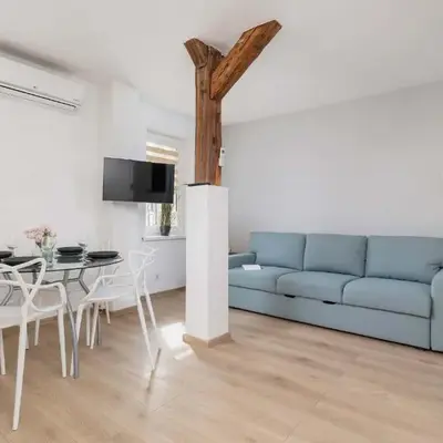 Klimatyzowany Apartament z Dwiema Sypialniami w Centrum Krakowa Blisko Rynku i Parku by Noclegi Renters