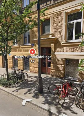 a group of bikes parked in front of a building at Apartament w centrum starego Krakowa in Kraków