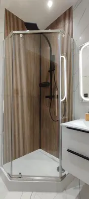 a white bathroom with a sink and a toilet at Apartament w centrum starego Krakowa in Kraków