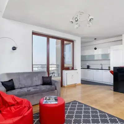 Przestronny i Przytulny Apartament w Krakowie z Parkingiem i Balkonem by Noclegi Renters