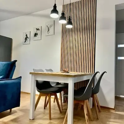 Blue Zone Apartment with FREE Parking
