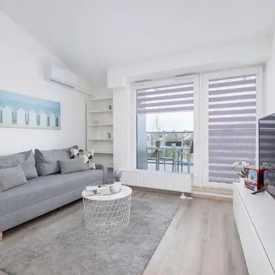 Modern Apartment with Air Conditioning and Parking in Cracow by Noclegi Renters