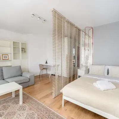 Lindego Park Comfy Studio by BookingHost