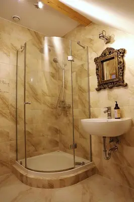 a bathroom with a shower and a sink at Babie Zacisze in Zawoja