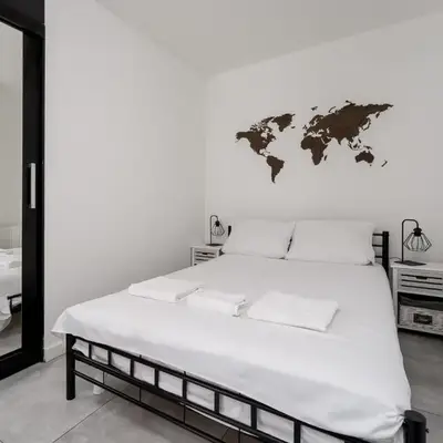 Limanowskiego Modern Studio by BookingHost