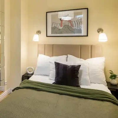 Discover Krakow Apartments - 8 Rakowicka St - Stylish Balcony Apartment with Netflix