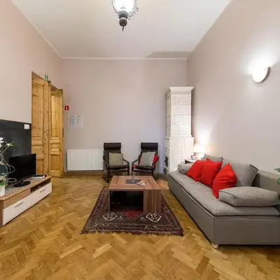 5 Bedroom Family Apartment