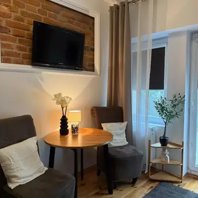 Cozy Central Kraków Studio - Walk to Wawel - Fast Wi-Fi & Smart TV