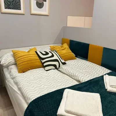 Solna Studio Apartment - Comfort Stay in Heart of Kraków