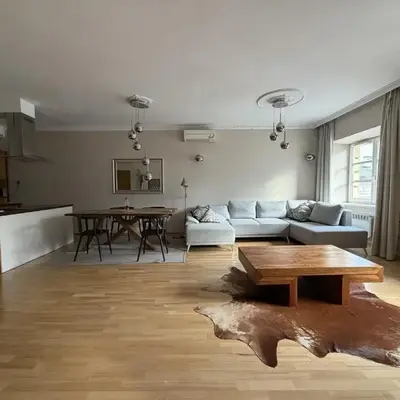 Main Square spacious studio with bathtub