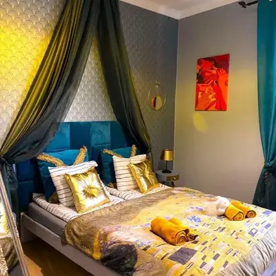 Gold ROOM