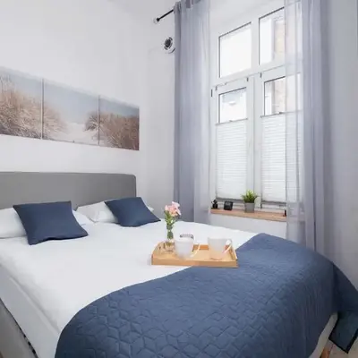 Charming One Bedroom Apartment in Krakow with a Perfect Location by Noclegi Renters