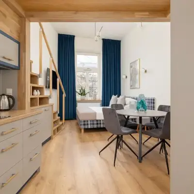 Studio apartment with mezzanine - Augustianska 1