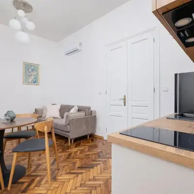 Apartment with the balcony - Augustiańska 1