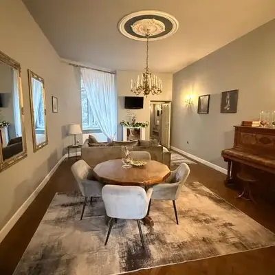 Two Paws Apartment