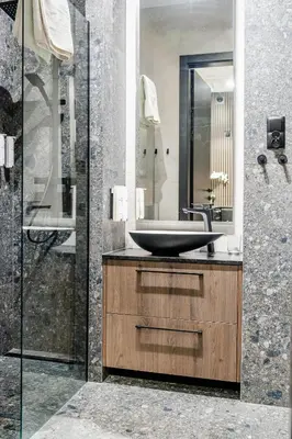 a bathroom with a sink and a mirror at Kościuszki Apartment N1 - AirCon - by Rentujemy in Kraków