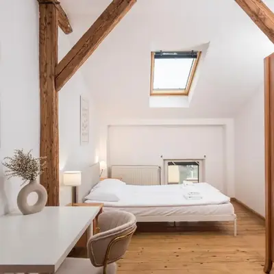 Old Town Loft - 7 Bedroom Apartment - by Upstairs
