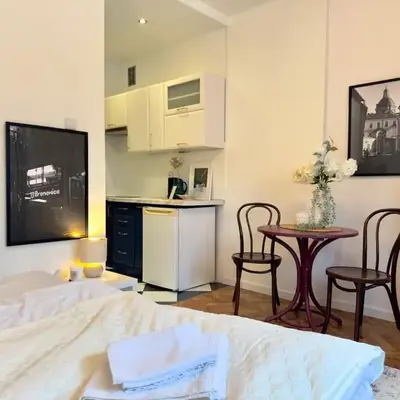 Premium Studio - Free Parking - Near Old Town