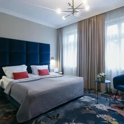 Queen Boutique Hotel