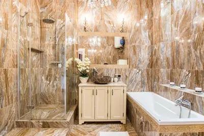 a bathroom with a tub and a shower and a sink at Apartament w centrum Krakowa Krakowska 10 in Kraków