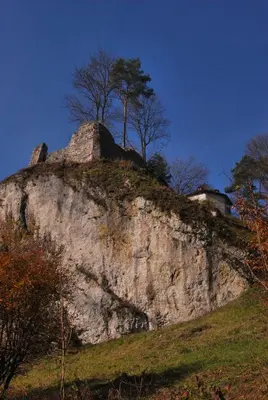 a hill with a house on top of it at Pokoje Gościnne u Grażyny in Ojców