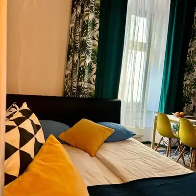 VINTAGE SENACKA APARTAMENTS