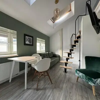 Forest Nook Main Square Loft