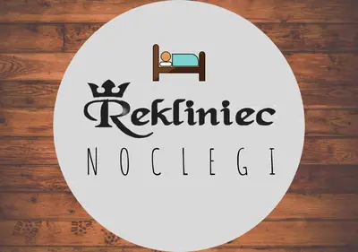 a white sign that reads resilience no outlet on a wooden table at REKLINIEC in Myślenice