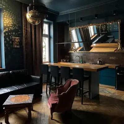 HOUSEHOST Apartment III: Podbrzezie Street