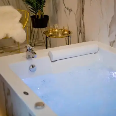 Jacuzzi Apartment Main Square